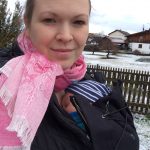 Baby unter Kumja Jackeneinsatz